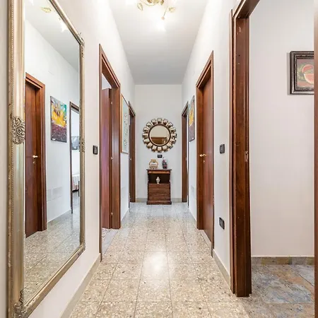 Casa Maria Di Loreto קליארי
